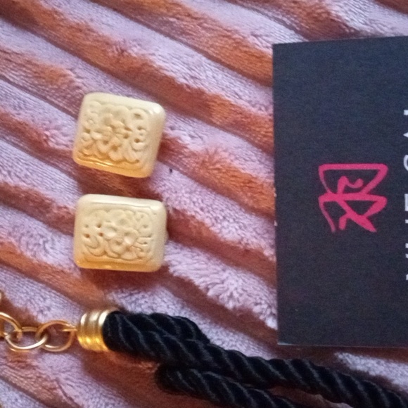 YueSai Oriental Jewelry Set. - Picture 5 of 7